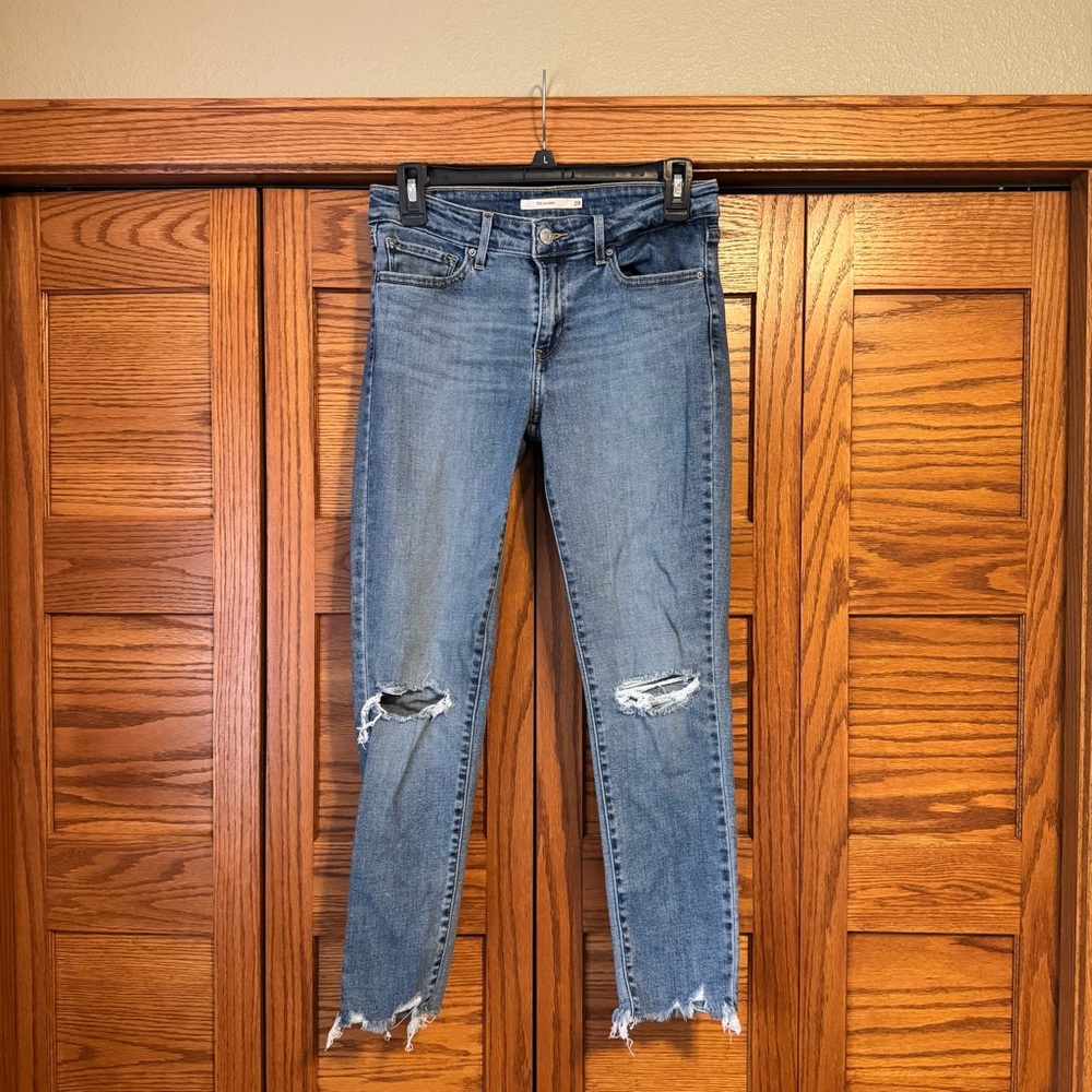 Women’s Levi’s style 712 Skinny Jeans Size 28